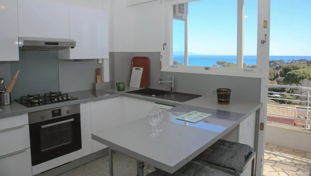 2 Bedroom Apartment With Mountain And Sea View Antibes Francie